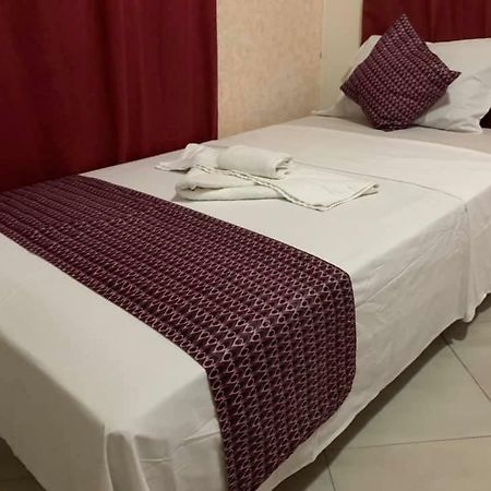 Vlv International Guest House Кололі Екстер'єр фото