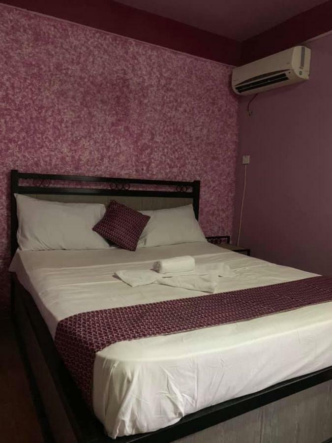 Vlv International Guest House Кололі Екстер'єр фото