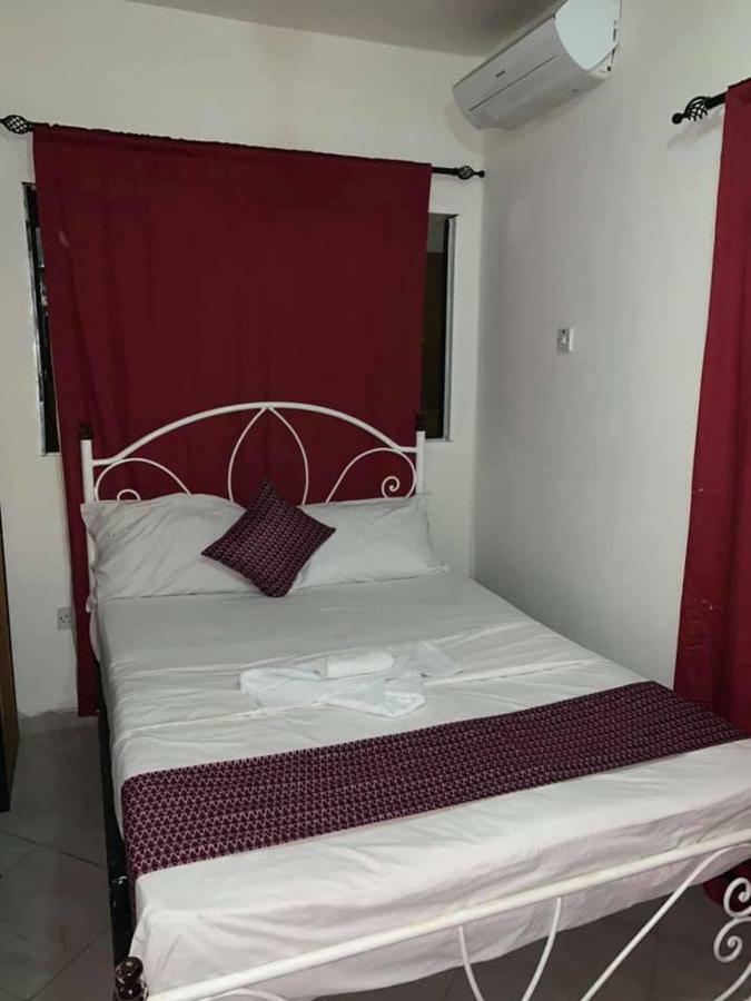 Vlv International Guest House Кололі Екстер'єр фото