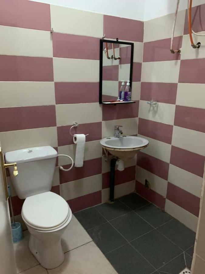 Vlv International Guest House Кололі Екстер'єр фото