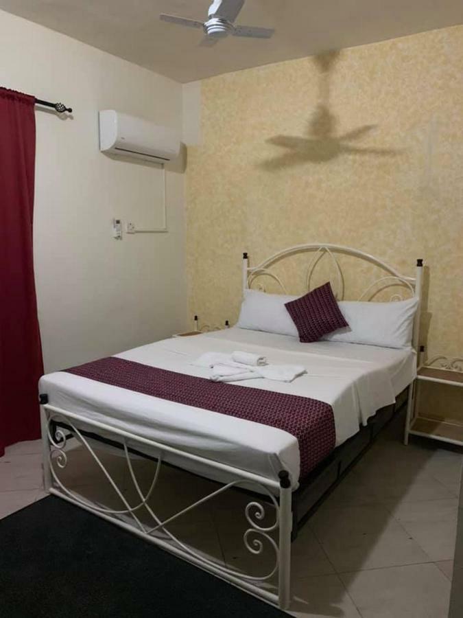 Vlv International Guest House Кололі Екстер'єр фото